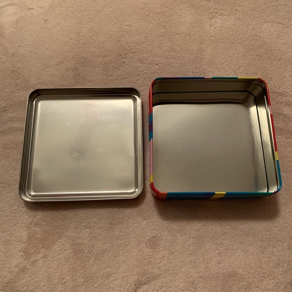 COLLEGE SALE TIN - Picture 3 of 4